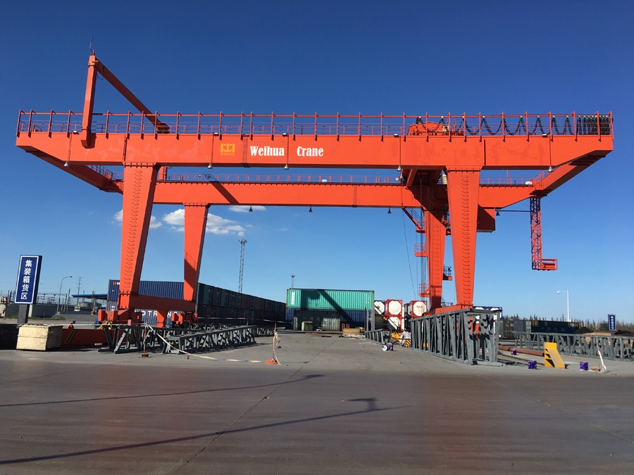 蘭州鐵路局銀川惠農貨場安裝門機安全監(jiān)控系統(tǒng)現場照片一